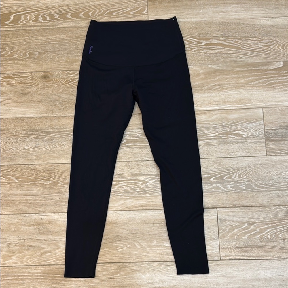 Fanta Black Lift and Curve Leggings Size M